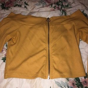 Off the shoulder Zip up